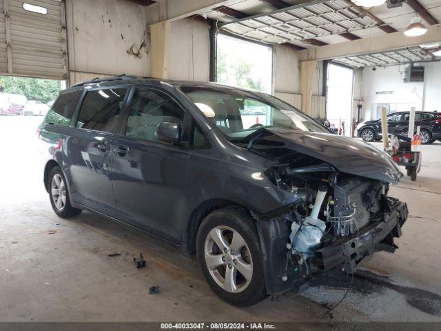  Salvage Toyota Sienna