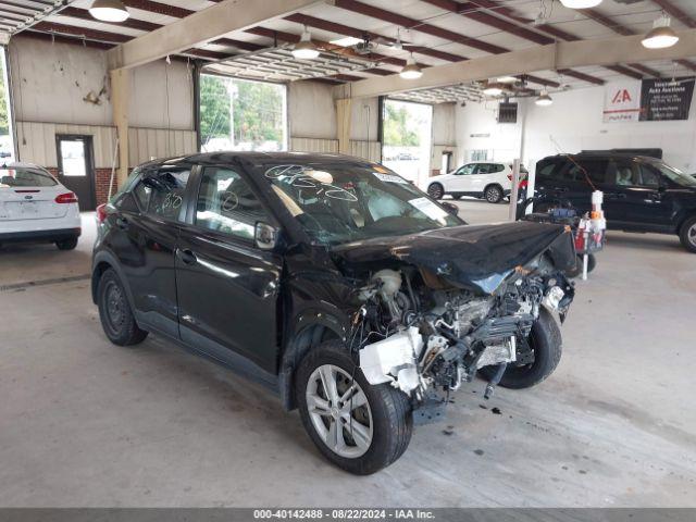  Salvage Nissan Kicks