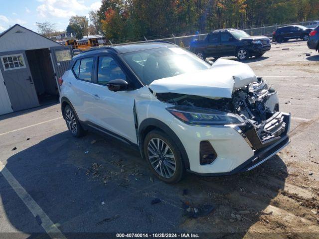  Salvage Nissan Kicks