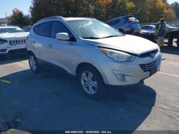  Salvage Hyundai TUCSON