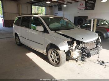  Salvage Chrysler Town & Country