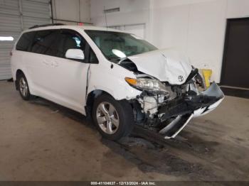  Salvage Toyota Sienna