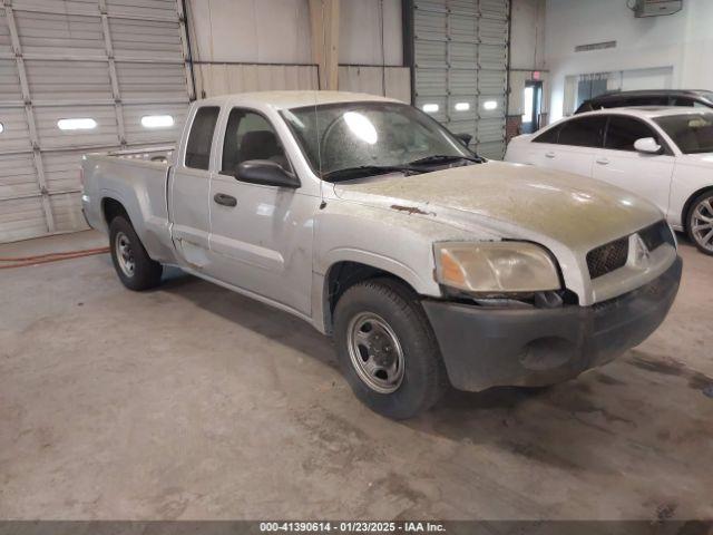  Salvage Mitsubishi Raider