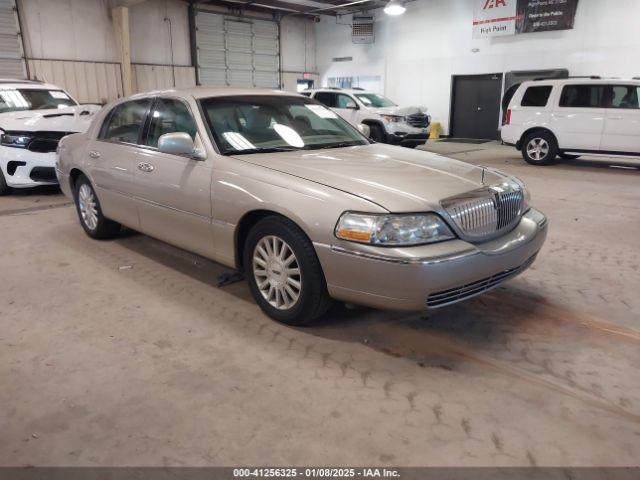  Salvage Lincoln Towncar