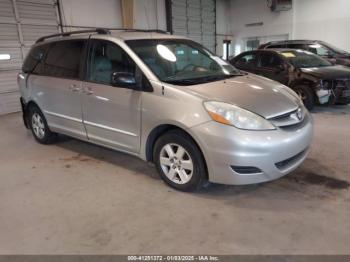  Salvage Toyota Sienna