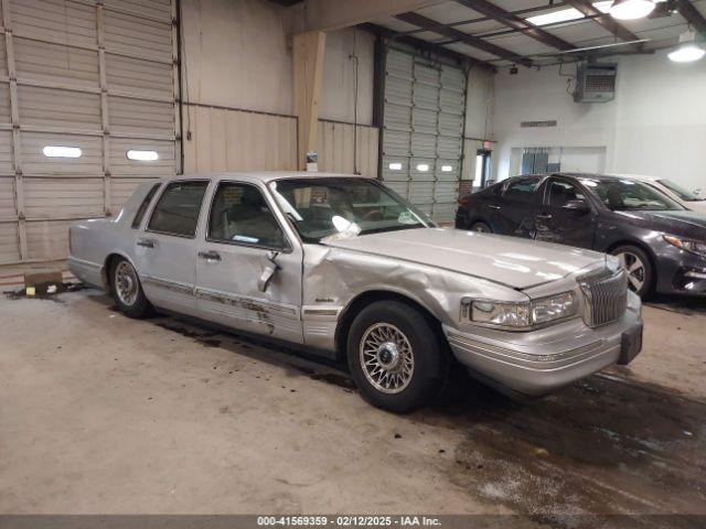  Salvage Lincoln Towncar