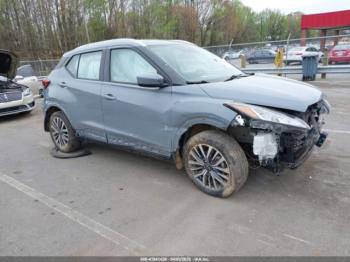  Salvage Nissan Kicks