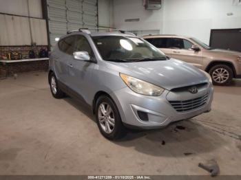  Salvage Hyundai TUCSON