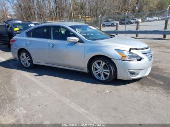  Salvage Nissan Altima