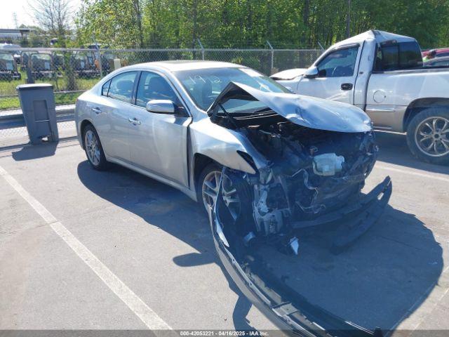  Salvage Nissan Maxima