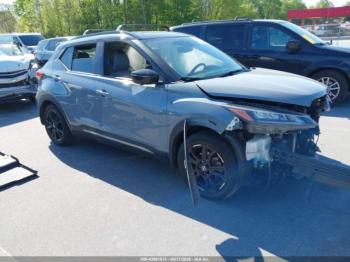  Salvage Nissan Kicks
