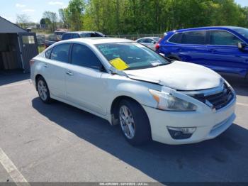  Salvage Nissan Altima