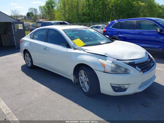  Salvage Nissan Altima