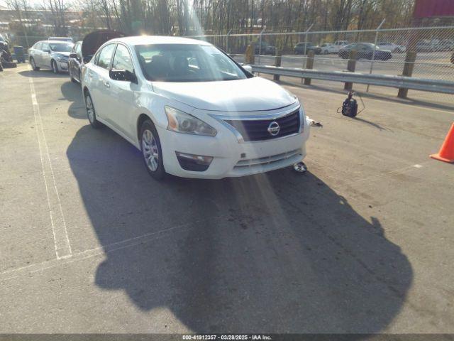  Salvage Nissan Altima