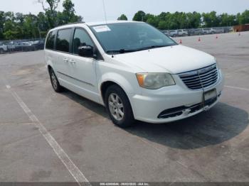  Salvage Chrysler Town & Country
