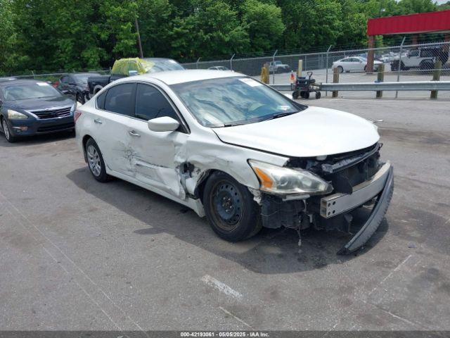 Salvage Nissan Altima