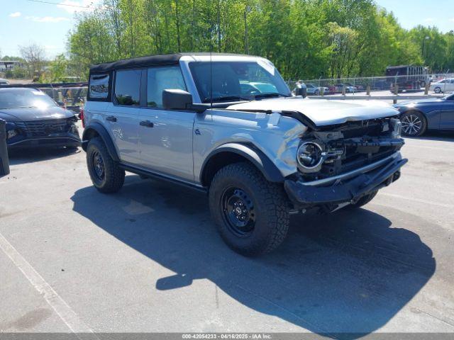  Salvage Ford Bronco