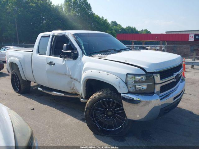  Salvage Chevrolet Silverado 2500