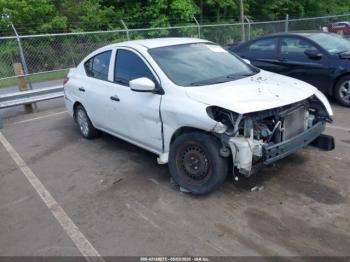  Salvage Nissan Versa