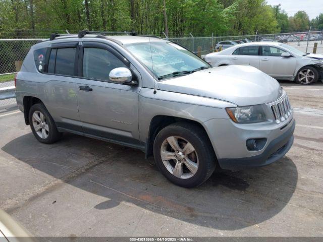  Salvage Jeep Compass