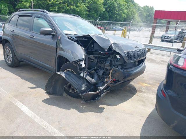  Salvage Jeep Cherokee
