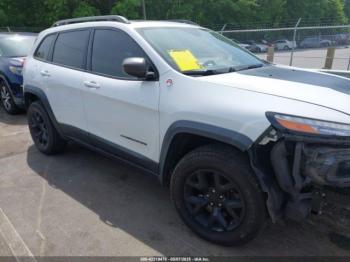  Salvage Jeep Cherokee