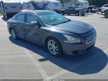  Salvage Nissan Maxima