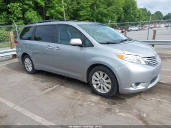  Salvage Toyota Sienna