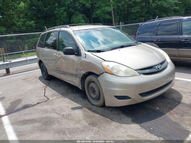  Salvage Toyota Sienna