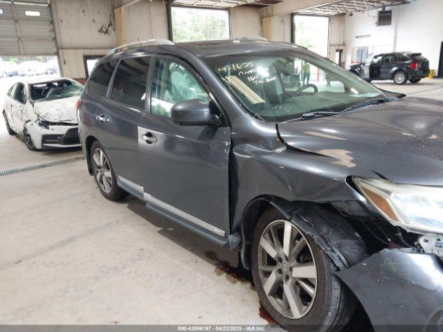  Salvage Nissan Pathfinder