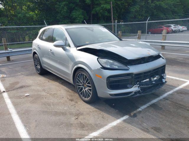  Salvage Porsche Cayenne