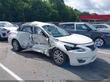  Salvage Nissan Altima