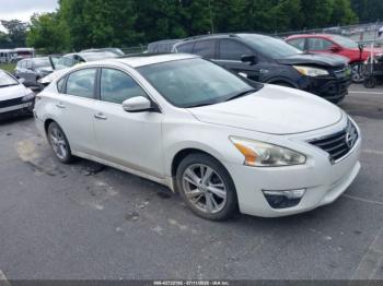 Salvage Nissan Altima