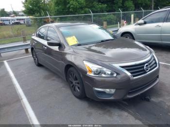  Salvage Nissan Altima