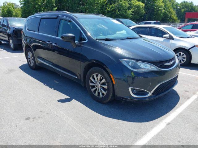  Salvage Chrysler Pacifica