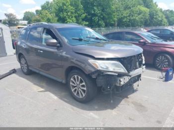  Salvage Nissan Pathfinder