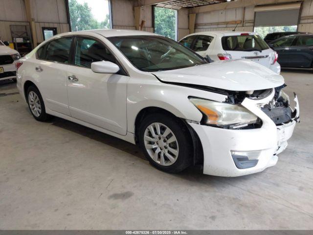  Salvage Nissan Altima