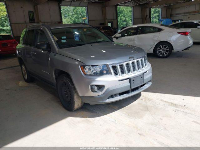  Salvage Jeep Compass