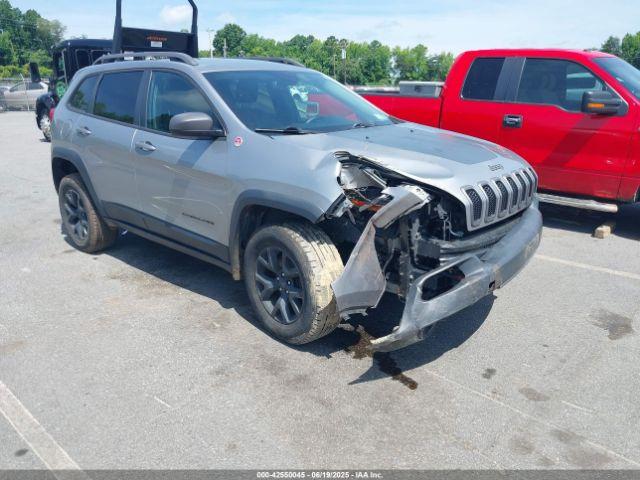  Salvage Jeep Cherokee