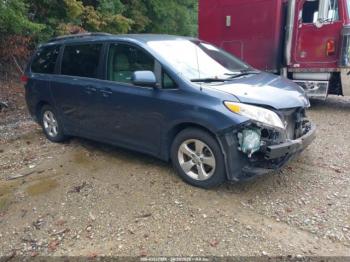  Salvage Toyota Sienna