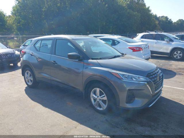  Salvage Nissan Kicks