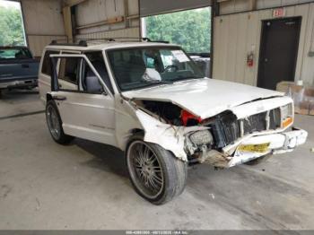  Salvage Jeep Cherokee