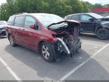  Salvage Toyota Sienna
