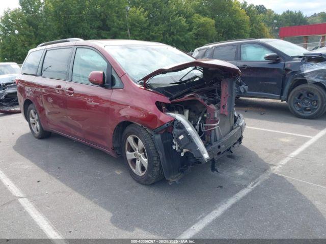  Salvage Toyota Sienna