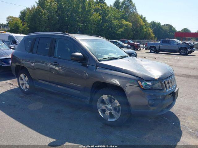  Salvage Jeep Compass