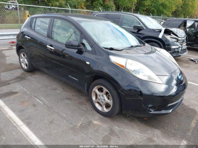  Salvage Nissan LEAF