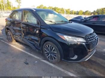  Salvage Nissan Kicks
