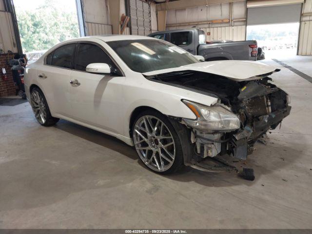  Salvage Nissan Maxima