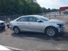 Toyota Camry Le Image 5