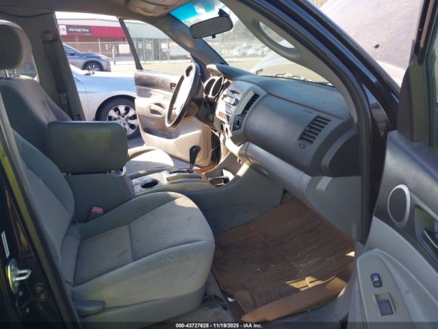 Toyota Tacoma Image 6